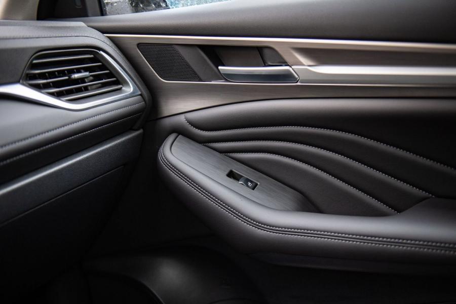 Детали интерьера Haval F7 2019 года  (фото 35 из 41)
